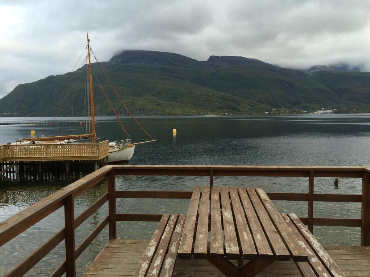 فندق Elvegard Fjordcamp Grov المظهر الخارجي الصورة